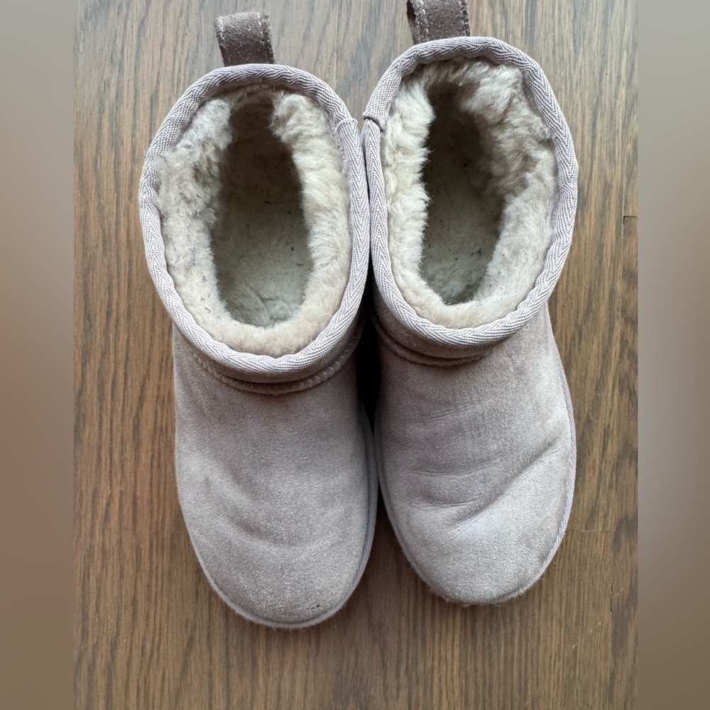 UGG Classic Ultra Mini Boots kids 5 lavender Suede Shearling Cozy Winter Slip-On - Picture 6 of 8